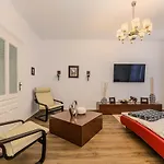 Wagner Estate 2- Central, Cozy, Terrace Lägenhet Braşov