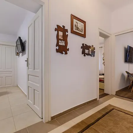 Appartement Wagner Estate 2- Central, Cozy, Terrace Braşov