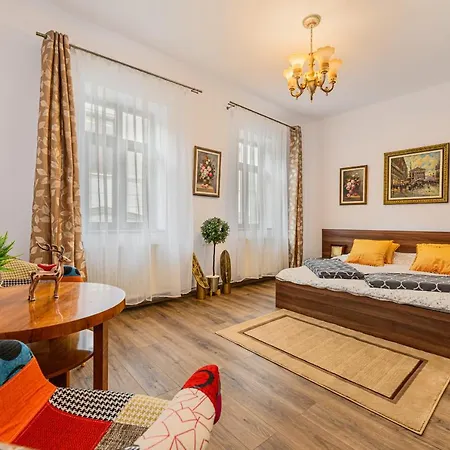 Wagner Estate 2- Central, Cozy, Terrace Appartement *